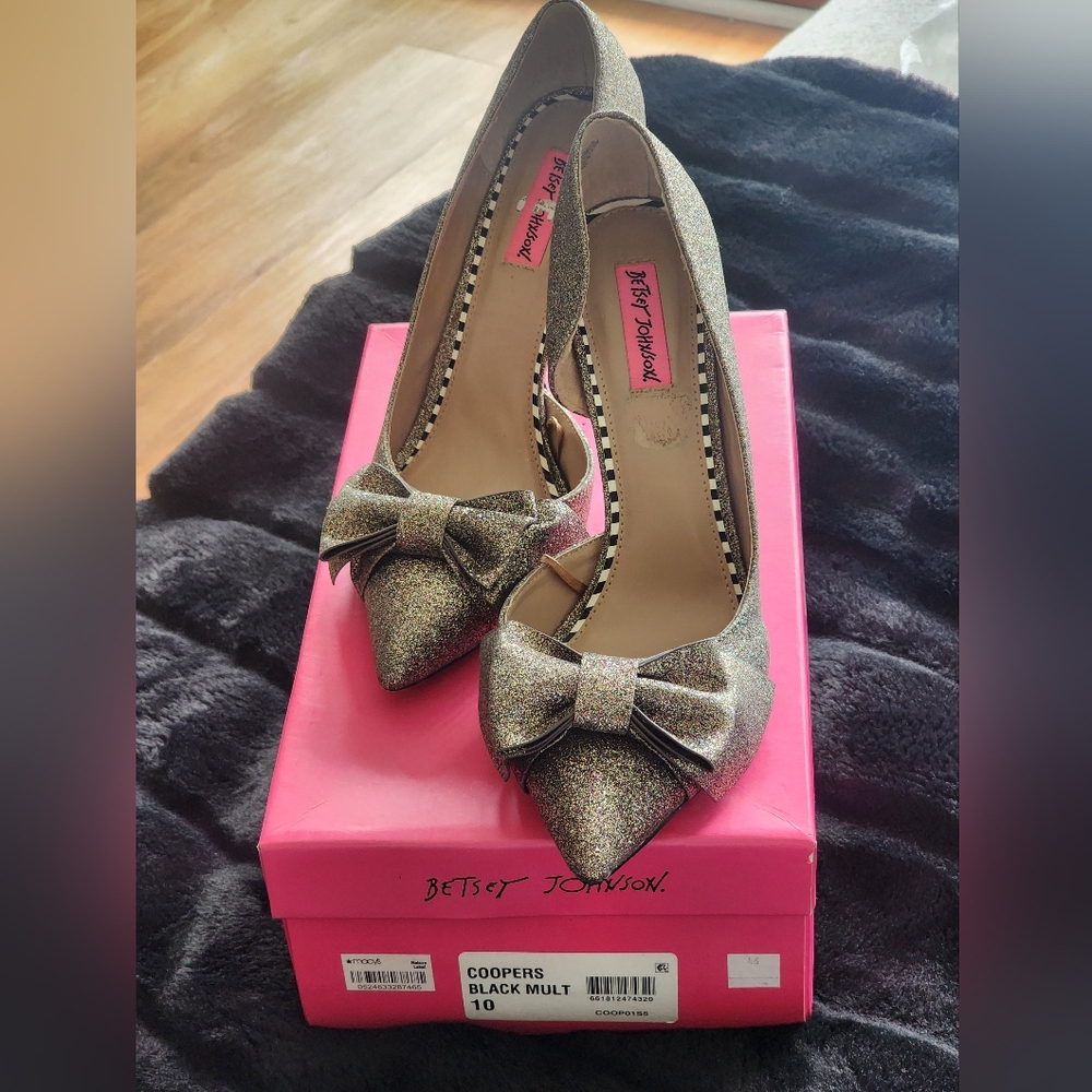 Betsy Johnson Glitter Bow Heels